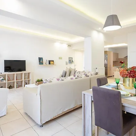 Central Apartment *